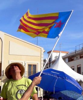Bandera de la República Valenciana, un darrer diumenge d'octube al Puig (L’Horta)